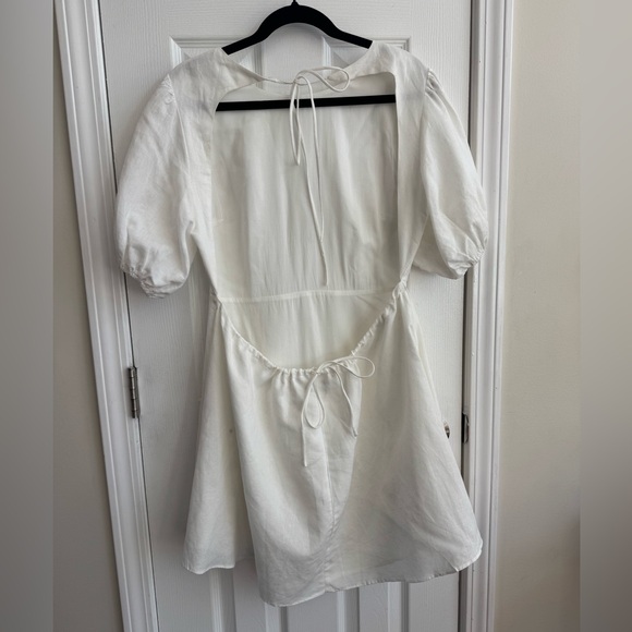ALL ABOUT MAY White Linen Puff Sleeve Open Back Mini Dress Size 8 - Picture 3 of 6